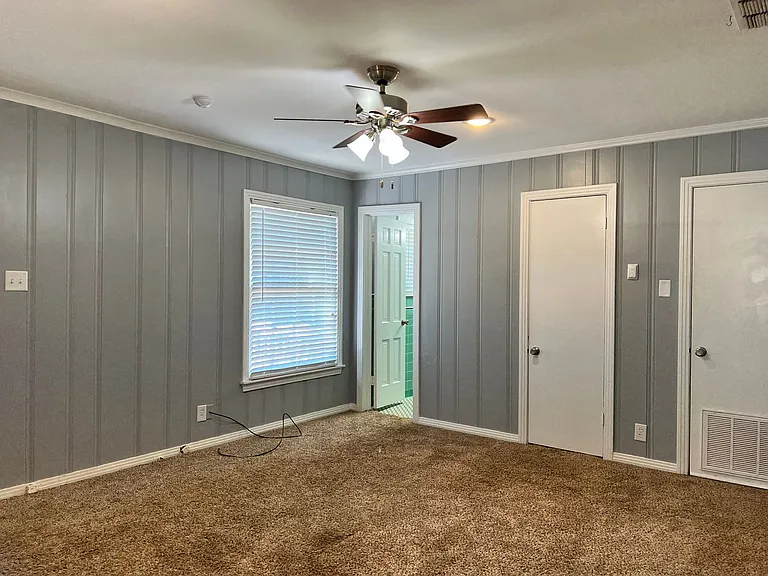 1225 San Antonio St — Photo 24