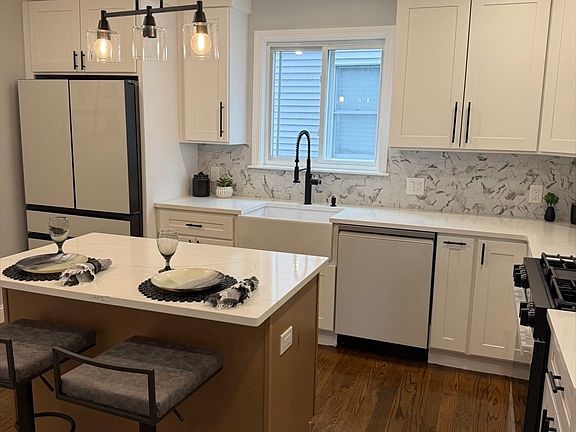 2nd image of 60-62 Wellsmere Rd #1