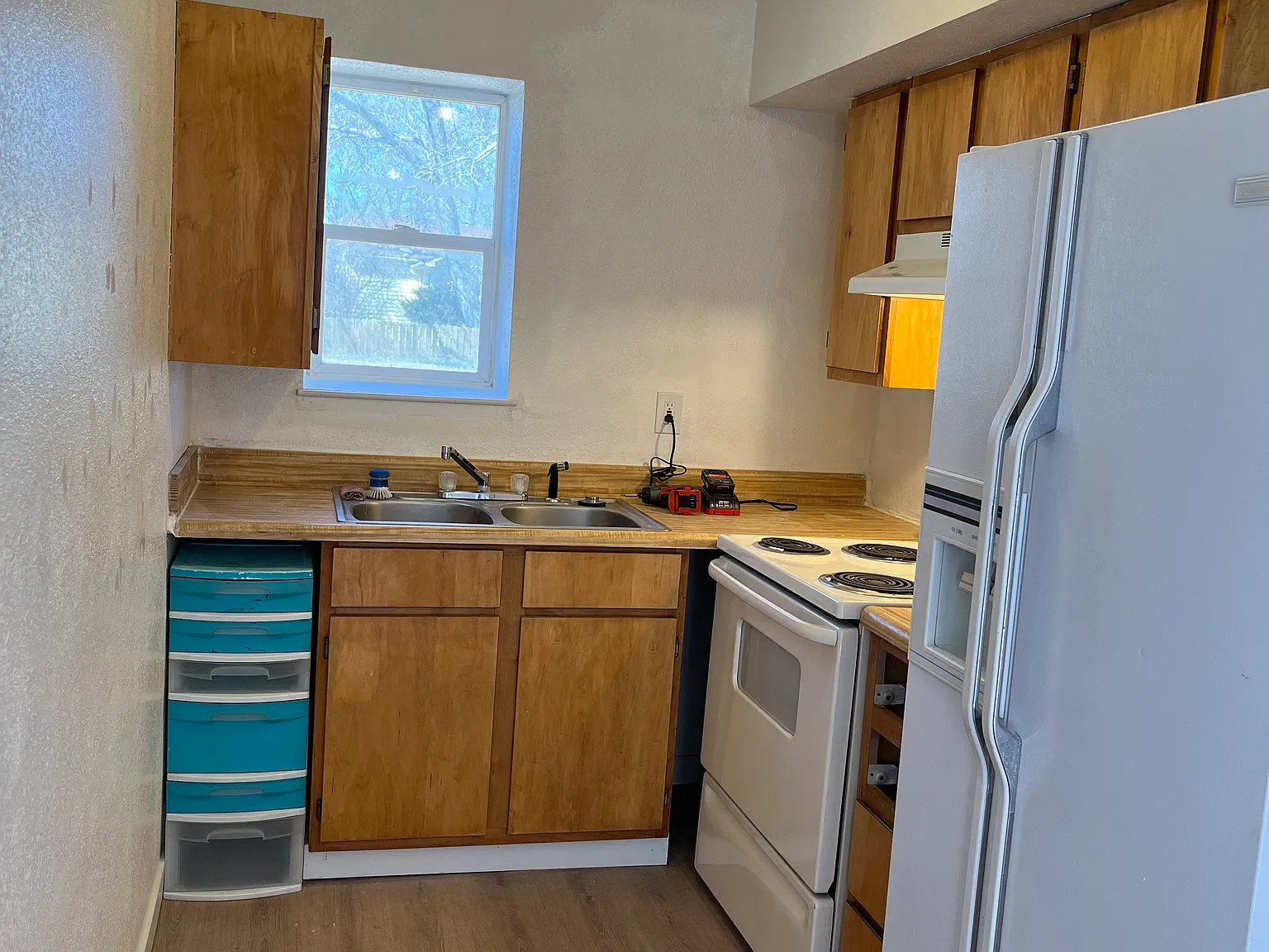 3 bed, 800 sqft, $1,200 — Photo 2