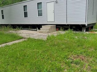 13 Queens Ct, Roanoke, IN 46783