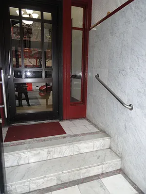 Rented by Manhattan Flats | media 55