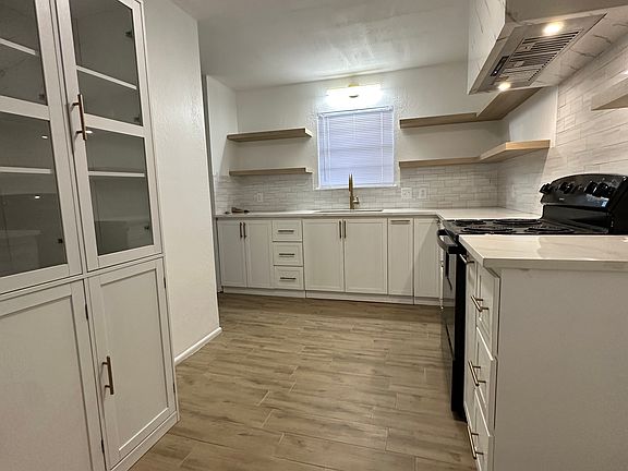 2nd image of 2501B Haynes Dr