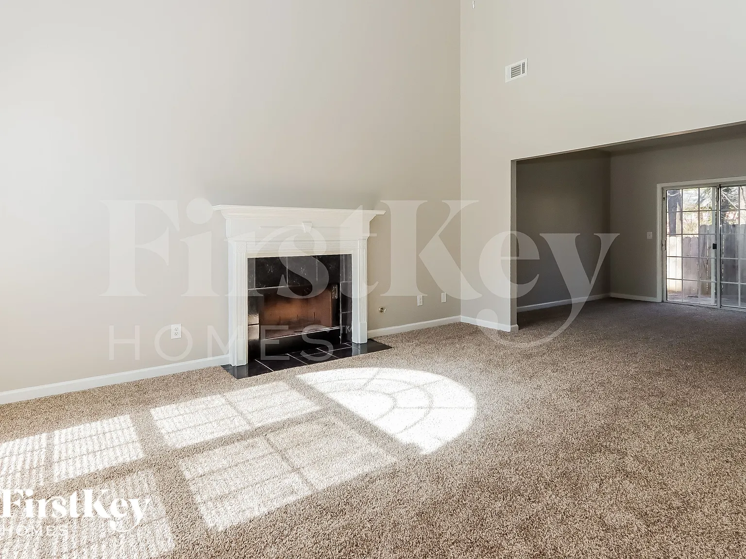 4 bed, 2.5 bath, 1875 sqft, $2,355 — Photo 2