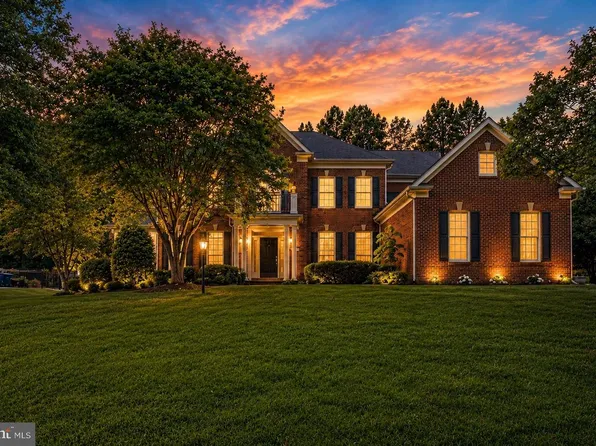 11693 Caris Glenne Dr, Herndon, VA 20170