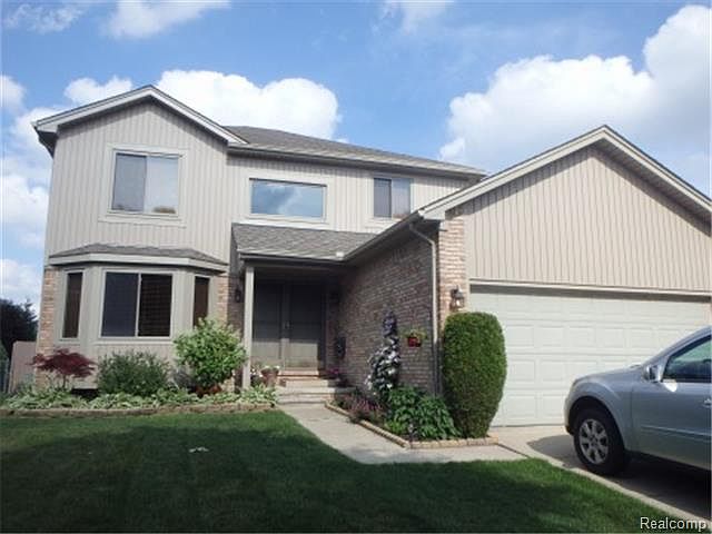 2nd image of 2129 Camelot Dr