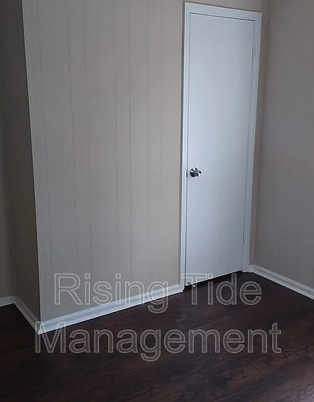 3295 Young Ave — Photo 24