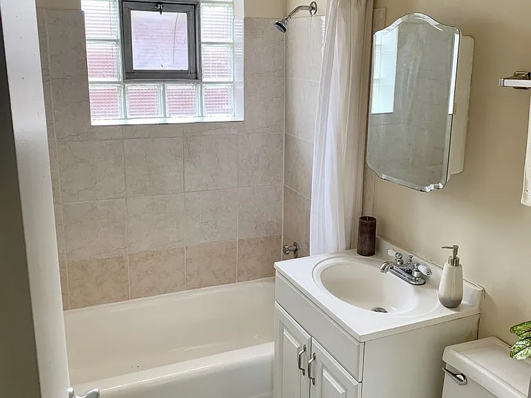 Palatine Park Apartments — Photo 25