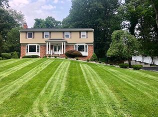 40 Brook Ter, Wayne, NJ 07470