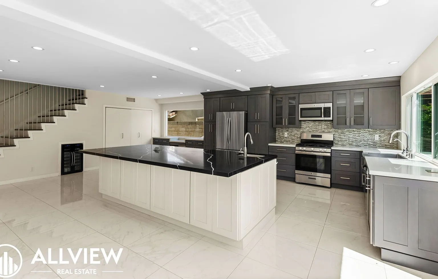 Stunning Irvine Home with Private Pool, Remodeled Chef's Kitchen & Solar! — Photo 3