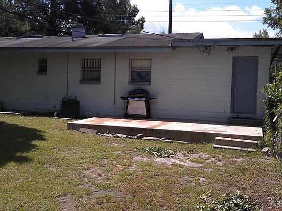4th image of 918 NW 39th Ave