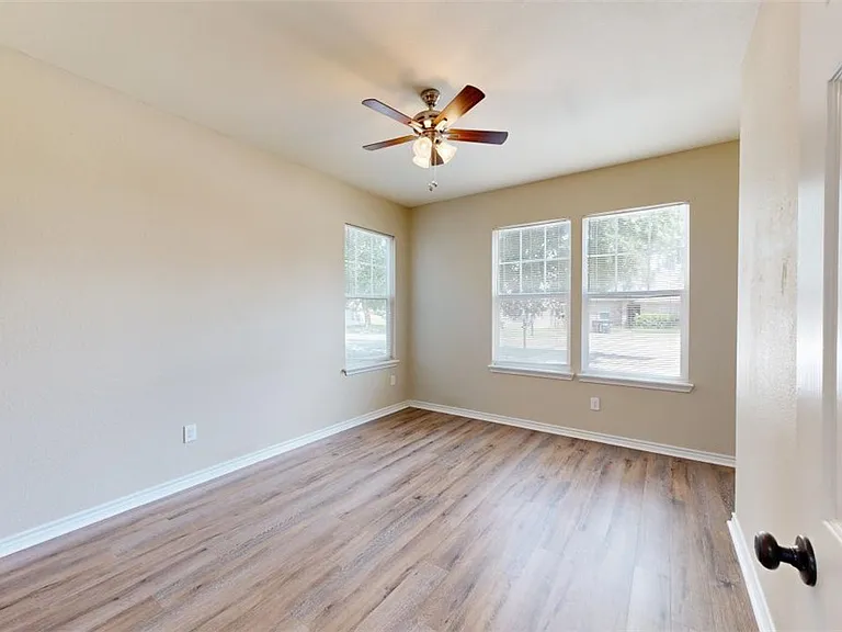 205A Sterling St — Photo 23