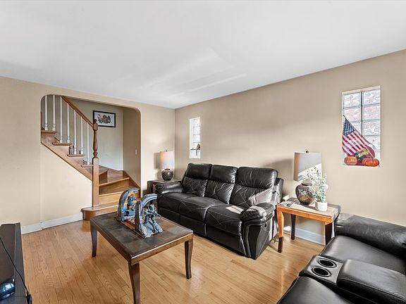 4th image of 4932 N Melvina Ave