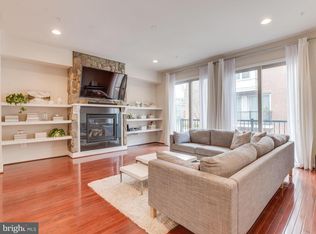 3123 Blue Barn Way, Fairfax, VA 22031