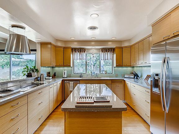 3rd image of 9841 Stanford Ave