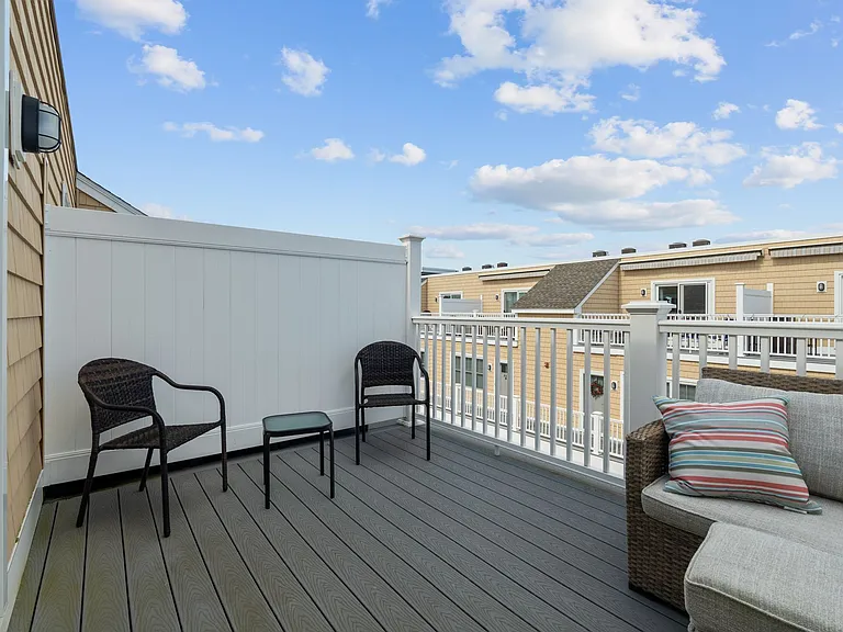 128 Ashworth Ave #307 — Photo 21
