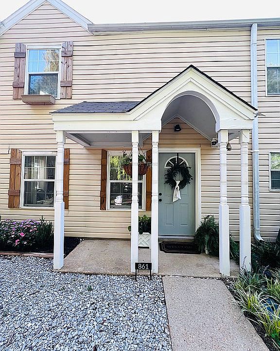 1st image of 861 Harbor Bend Dr
