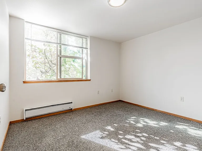 INCOME RESTRICTED Affordable Apartments in Hazelwood! — Photo 50