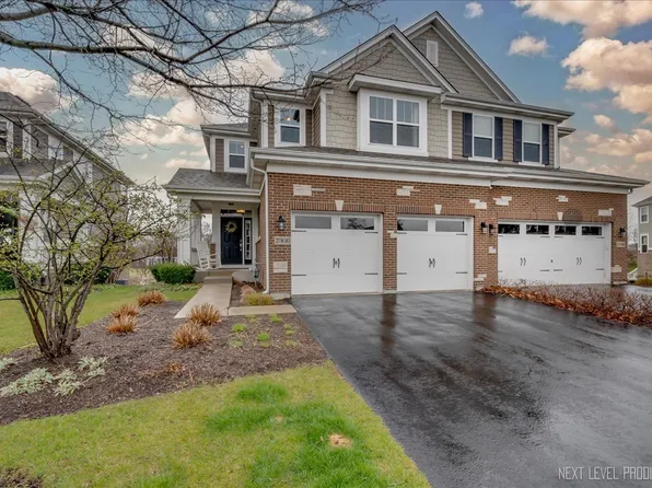 27W183 Breme Dr W, Warrenville, IL 60555