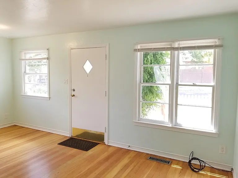 879 Roberts St #879 — Photo 6