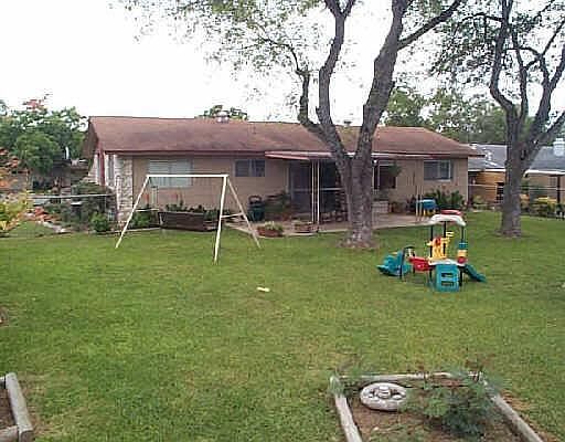 2nd image of 201 LOST FOREST DR