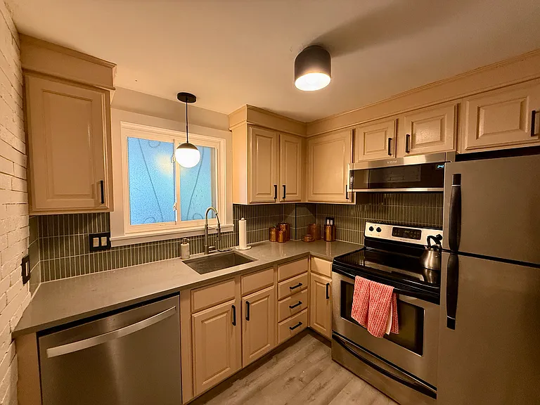 1090 N Lafayette St #101 — Photo 11