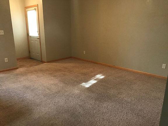5th image of 502 Idaho St