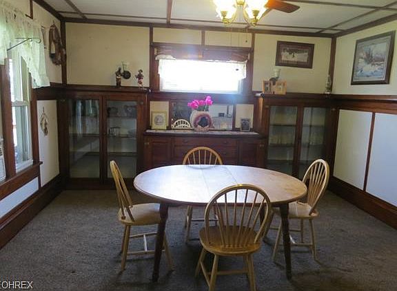 2nd image of 1037 N Market St