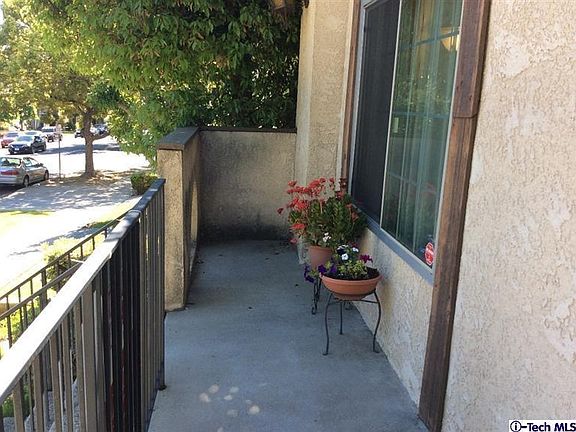 2nd image of 525 E Verdugo Ave APT A