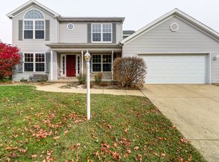 702 Kimela Dr, Mahomet, IL
