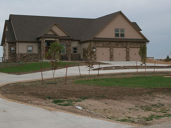 East drive entry
