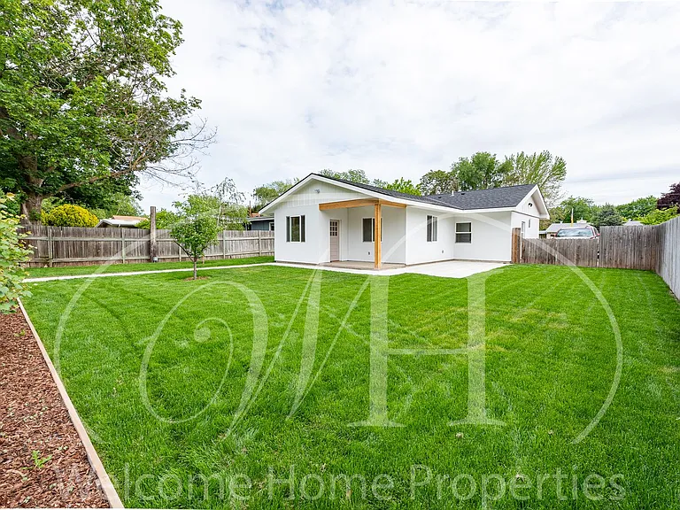 1335 Monroe St — Photo 33