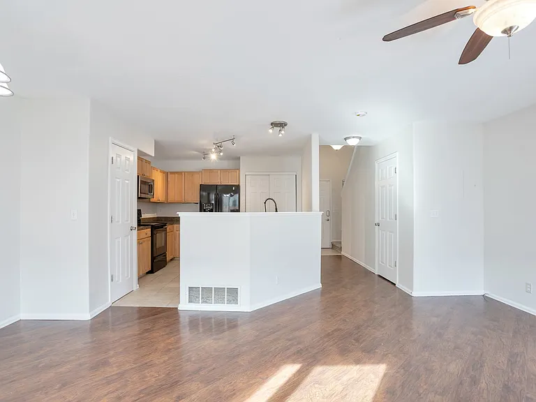 1254 S Zeno Way #E — Photo 10