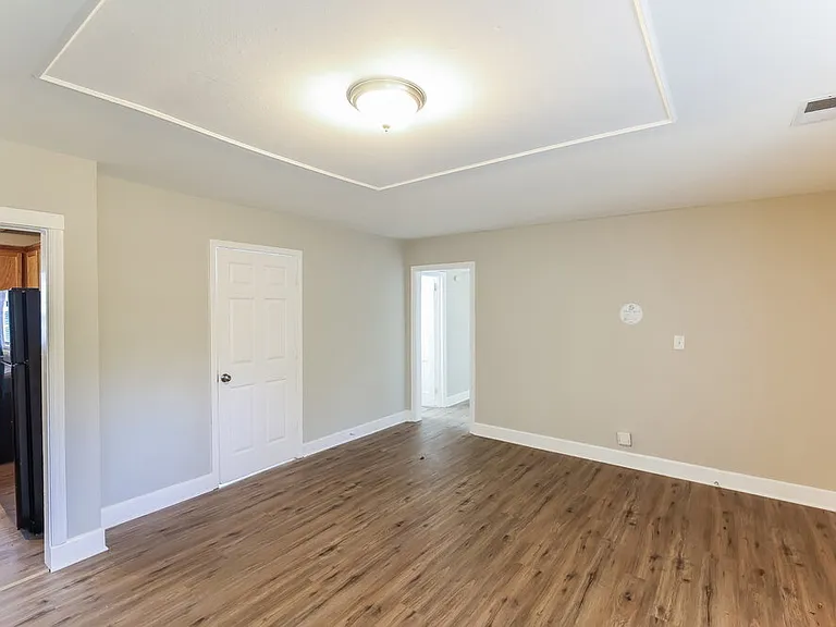 914 Park Pl — Photo 4