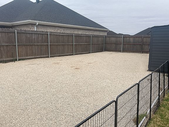 2nd image of 219 Blackhawk Dr