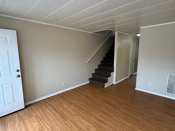 3rd image of 2055 Washington Ave #4