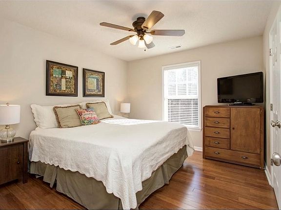 5th image of 4302 Timberbrooke Dr APT 2B