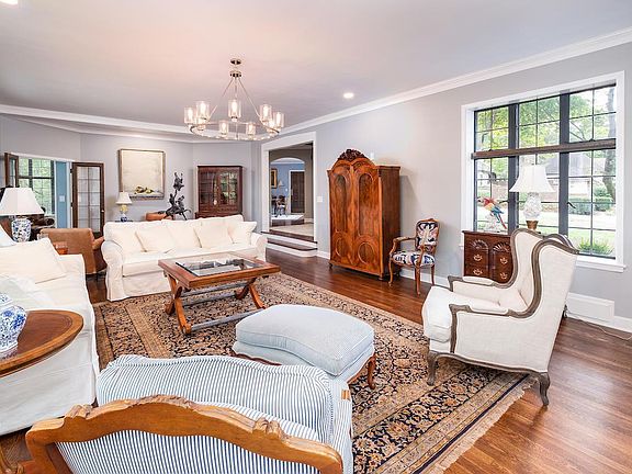 5th image of 111 Whieldon Ln