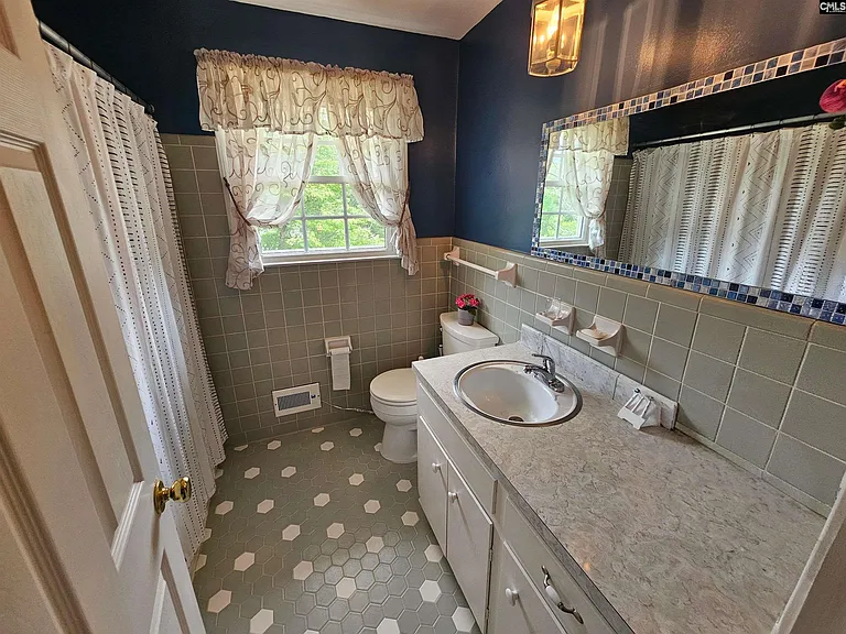 625 Challedon Dr — Photo 19
