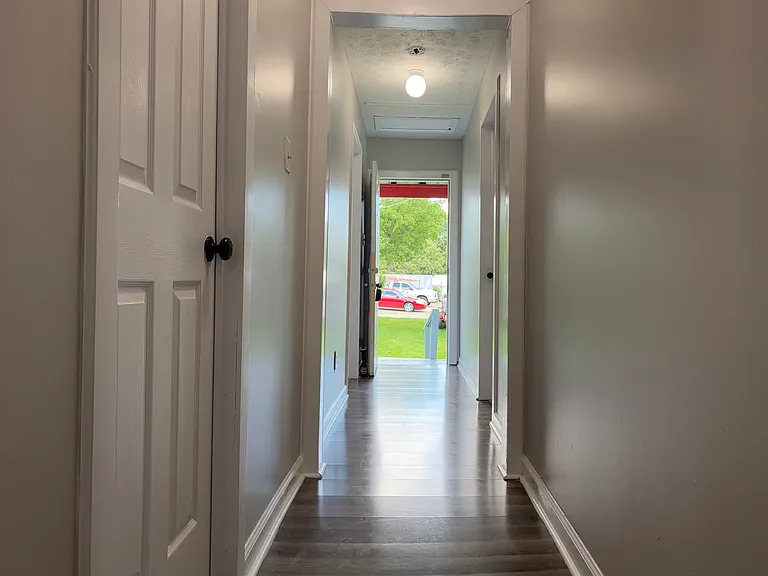 1115 Oglesby St — Photo 11