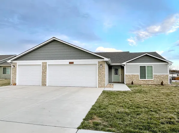 4667 Raven Creek Dr, Manhattan, KS 66502