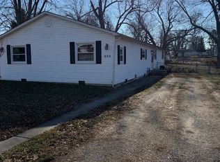 220 E Blackburn St, Riverton, IL 62561