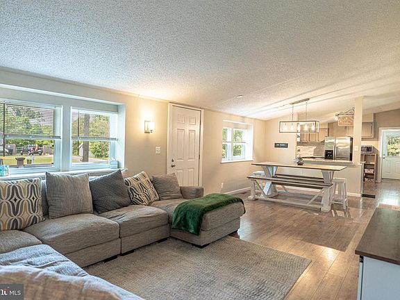 5th image of 4403 Sanford Ct