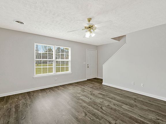 3rd image of 1515 Center Pointe Dr
