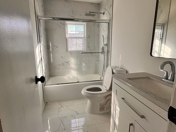 3rd image of 18 Princeton Ter Floor 1