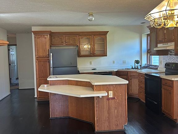 2nd image of 8391 Lanmark Dr
