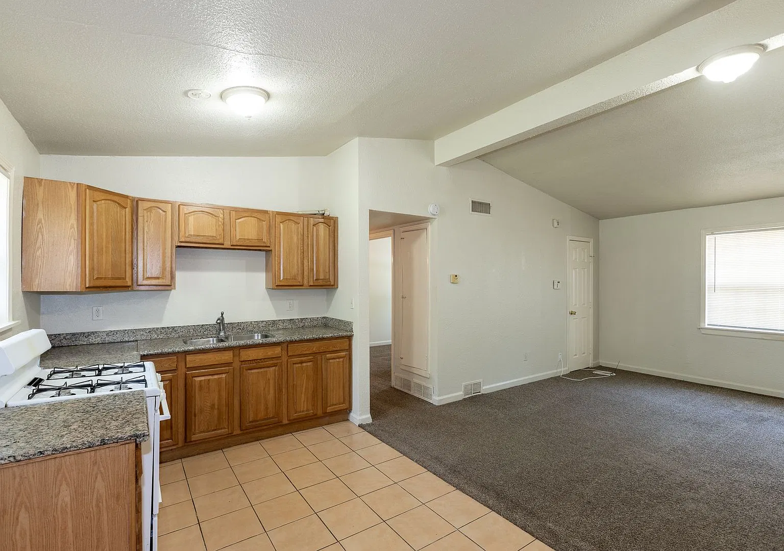 Beautiful 3 bedroom 1 bath! — Photo 3