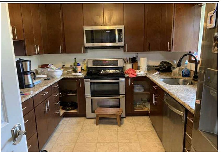 2nd image of 215 S 195th St