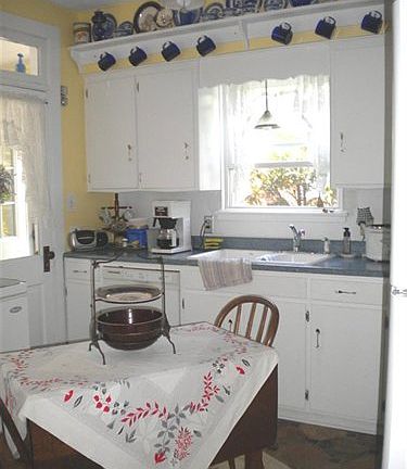 5th image of 1033 E Main St