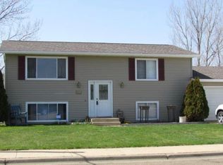 648 3rd Ave SE, Dickinson, ND 58601
