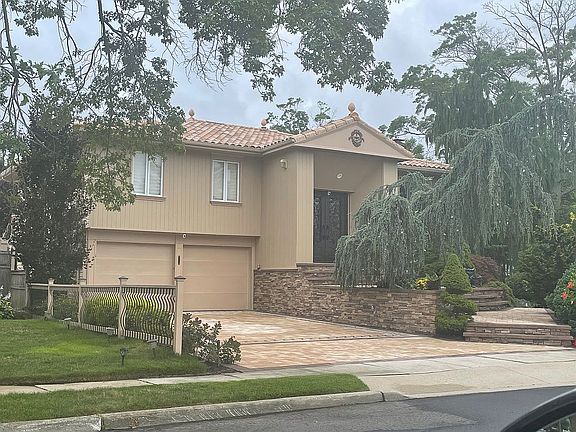 2nd image of 732 Imperial Dr